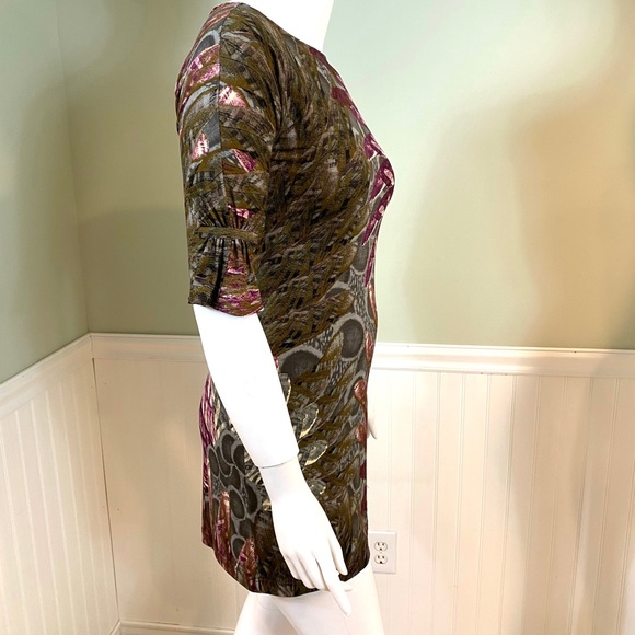 Adrianna Papell Knit Jersey Feather Print Dress - Picture 5 of 13